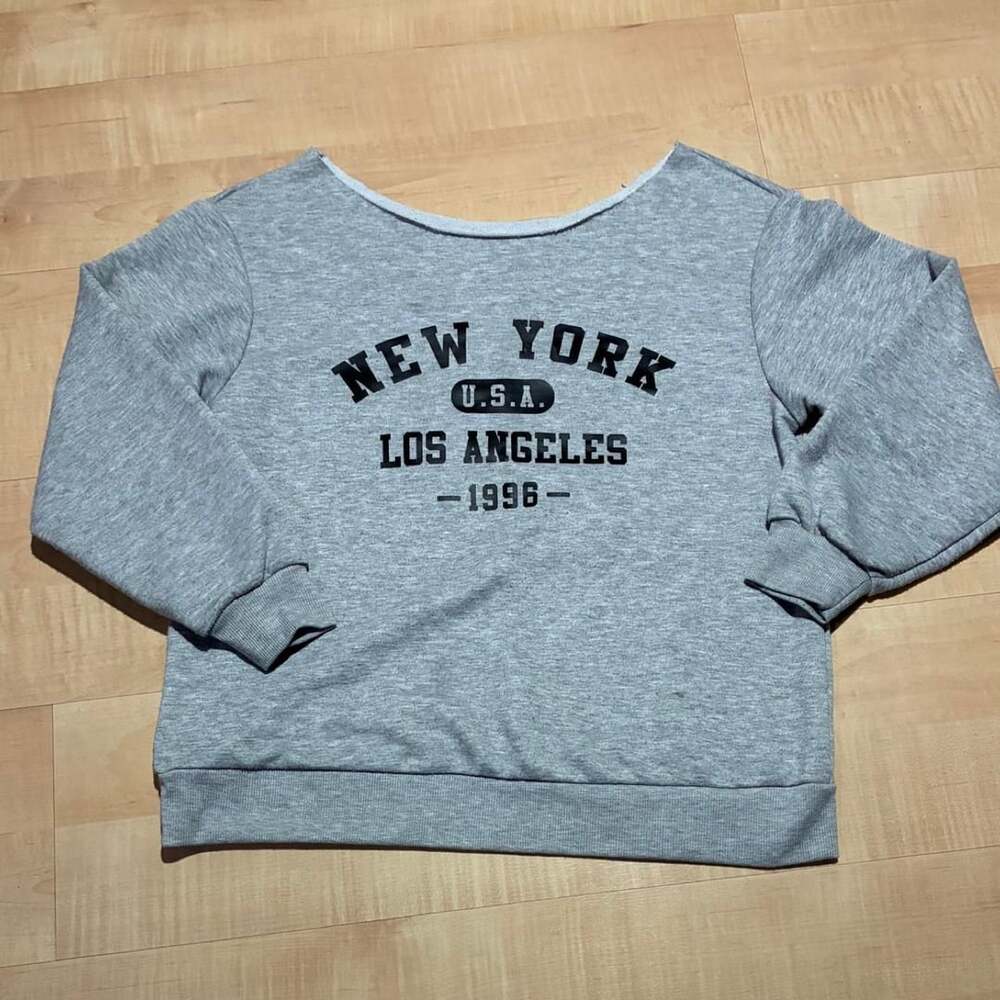 Vintage Y2K New York Los Angeles 1996 Graphic Off-The-Shoulder Sweatshirt